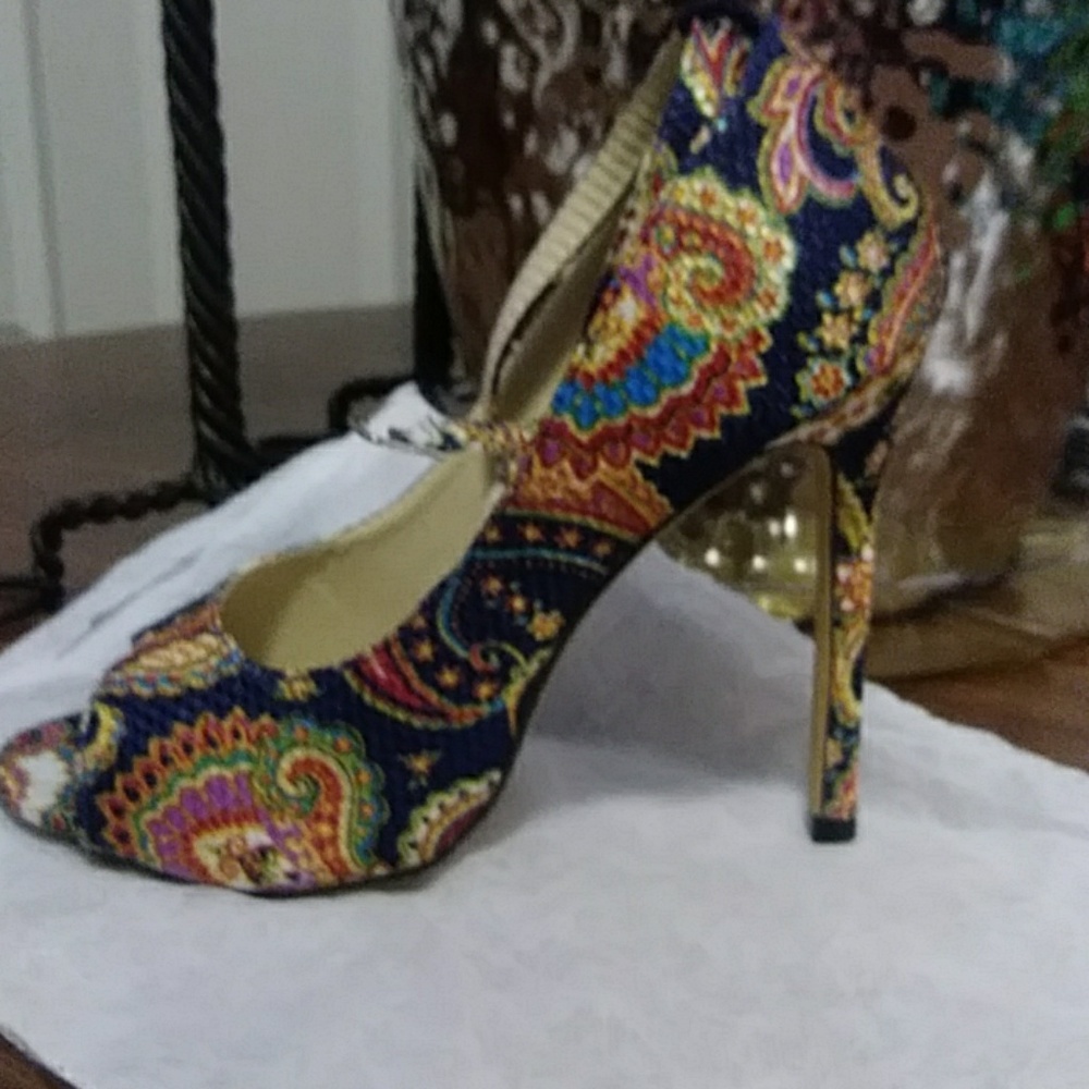 Shoes never worn - Picture 4 of 4